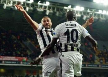 Cenk Tosun kararını verdi!