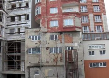 Sosyal medyada günlerce konuşulan Bağcılar’daki bina yıkılıyor