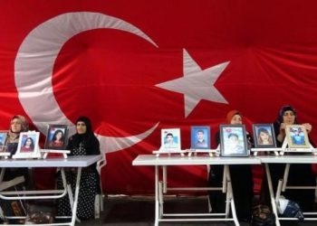 Terör mağduru aileler Ramazan ayında evlatlarını istiyor