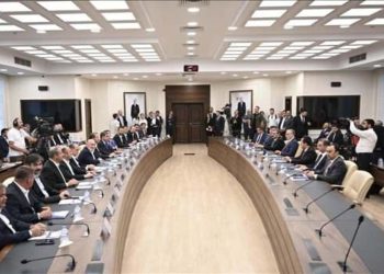 6,5 milyon emekli ve memur için üçer aylık zam talebi! AK Parti’den ilk açıklama