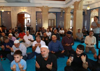 Karabağ’daki operasyonda şehit olan askerler için Bakü’de gıyabi cenaze namazı kılındı